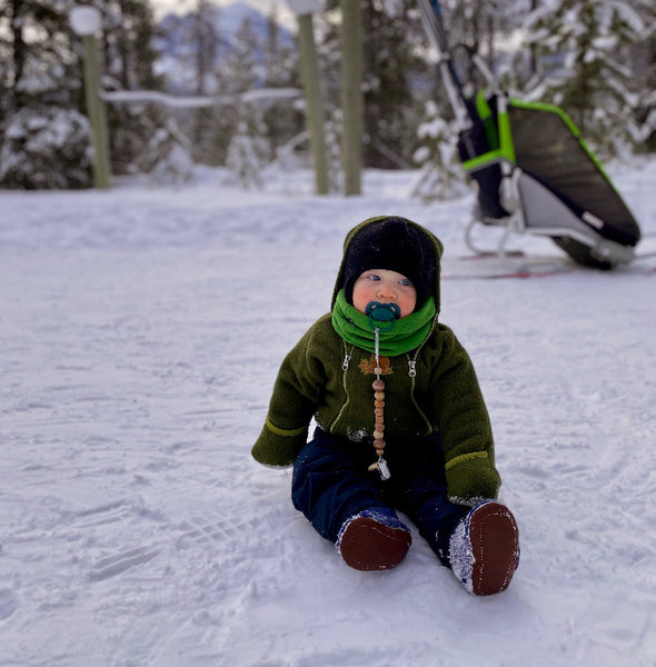 mittens that stay on