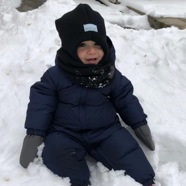 hat, neckwarmer, smittens in the snow